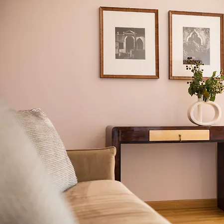 Escalus Luxury Guest house