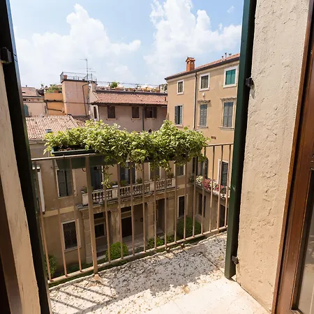 Escalus Luxury Guest house 4*