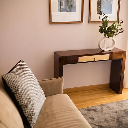 Escalus Luxury Verona