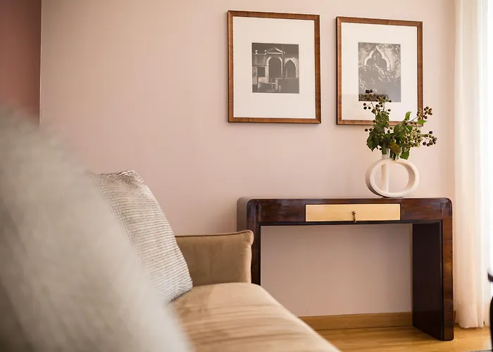 Escalus Luxury Guest house