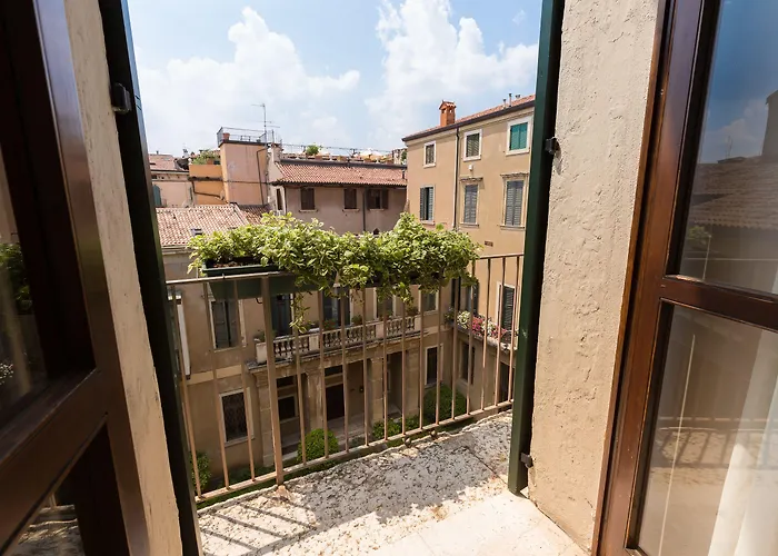 Escalus Luxury Guest house 4*