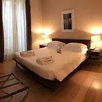 Escalus Luxury בית הארחה