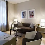 Escalus Luxury 4*