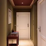 בית הארחה Escalus Luxury 4*