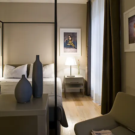 Escalus Luxury 4*