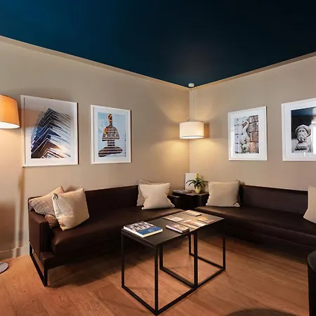 בית הארחה Escalus Luxury 4*