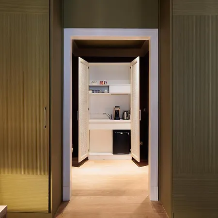 Escalus Luxury