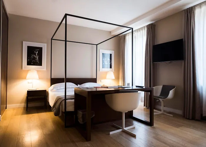Escalus Luxury