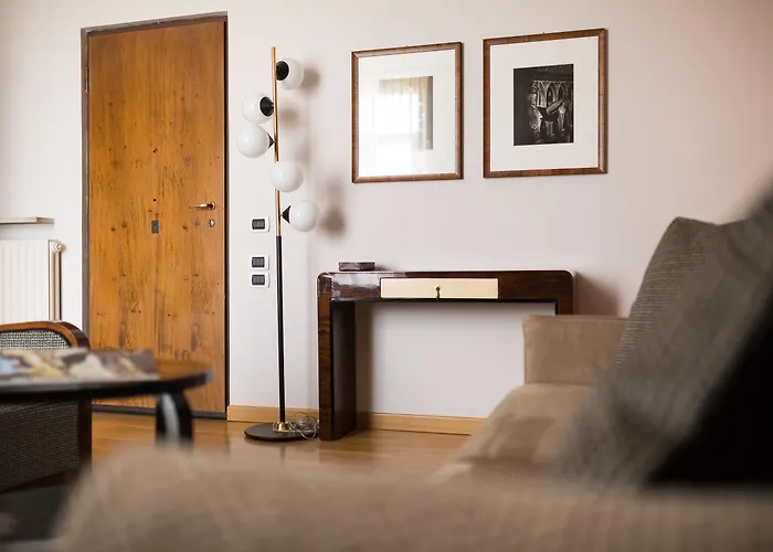 Escalus Luxury