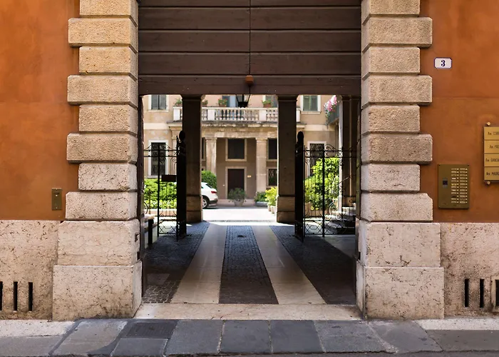 Escalus Luxury 4* Верона