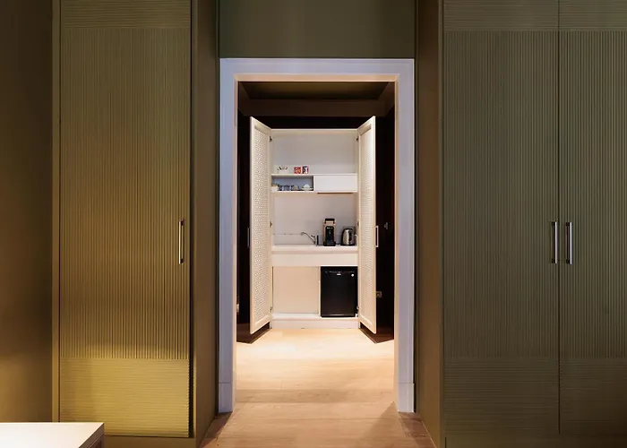 Escalus Luxury